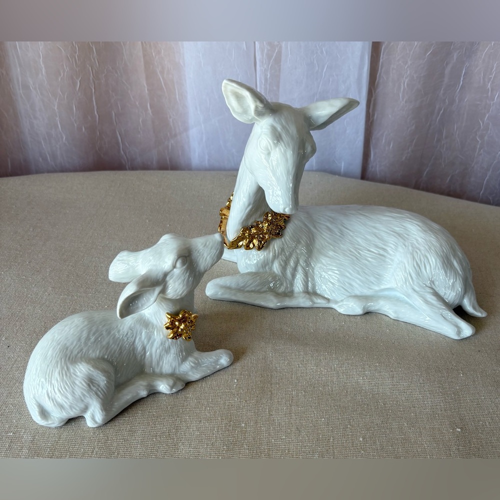 Tradition Vintage White Porcelain Mom and Fawn with Gold Accents
